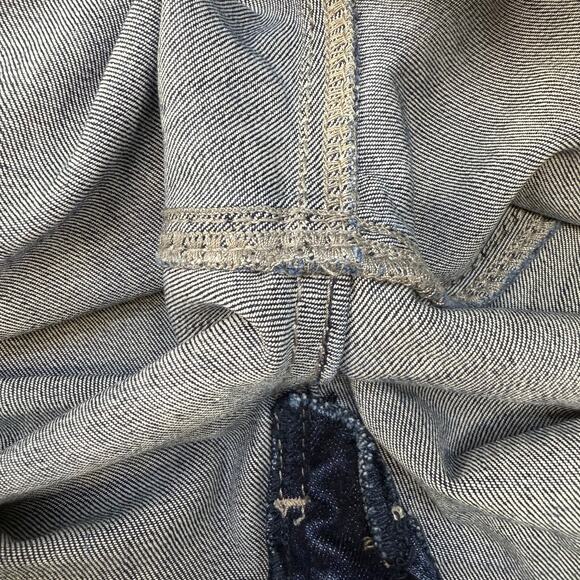 Silver Jeans Women's 30x22.5 (10) Dark Blue Suki Capris Distressed Preppy Summer - Picture 8 of 13